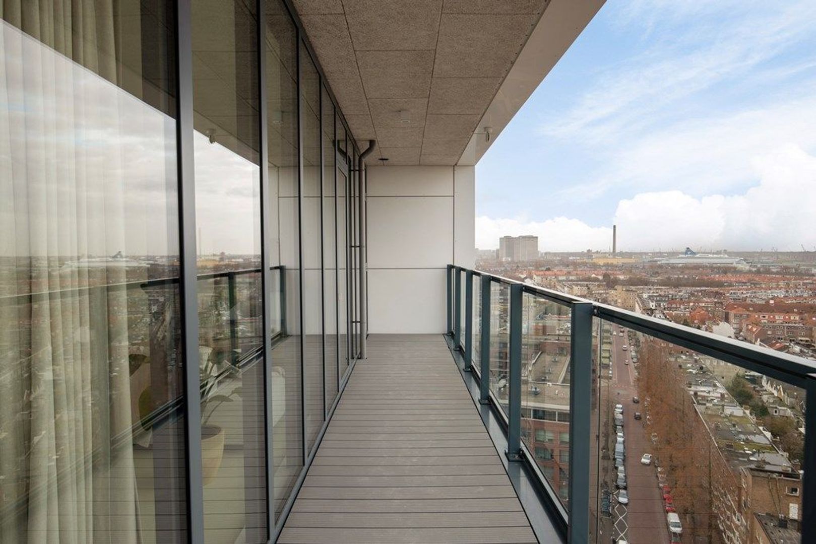 Stationsplein 6 M9, Schiedam foto-33 blur