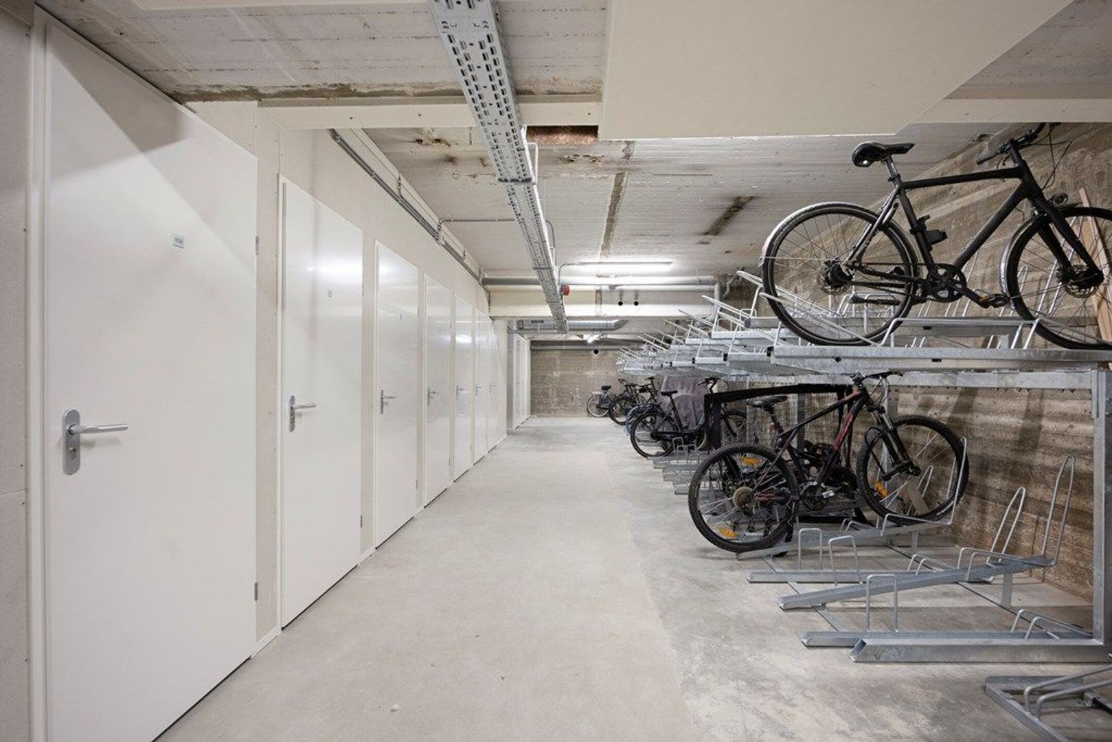 Stationsplein 6 M9, Schiedam foto-38 blur