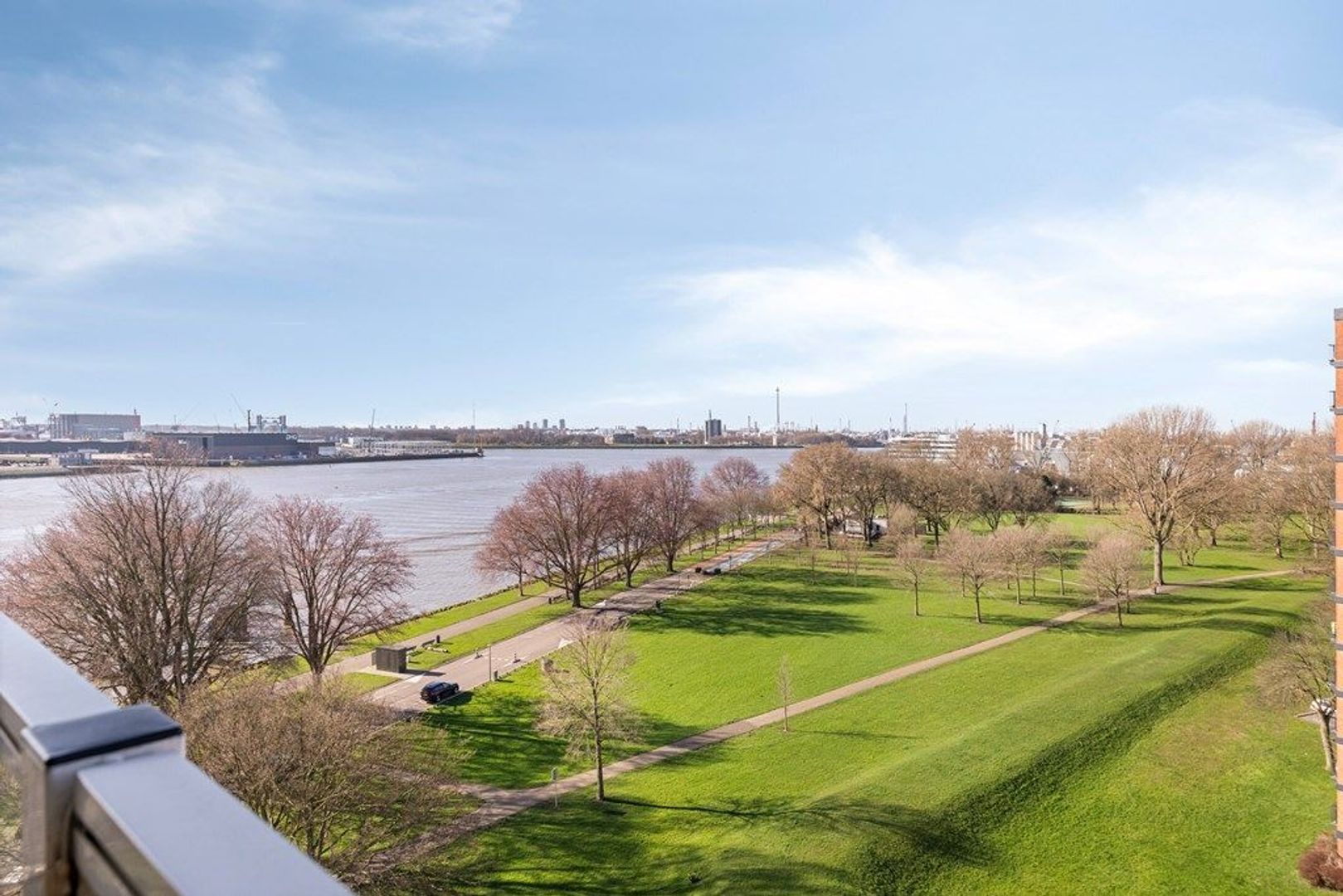 Maasboulevard 185, Schiedam foto-2 blur