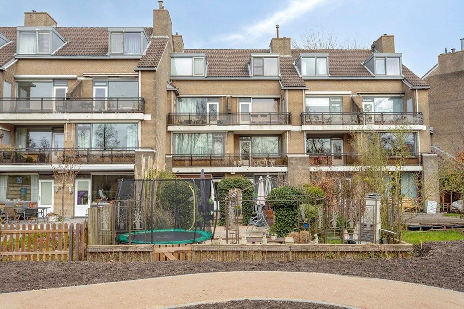 Anna Van Hensbeeksingel 133, Gouda foto-0 blur