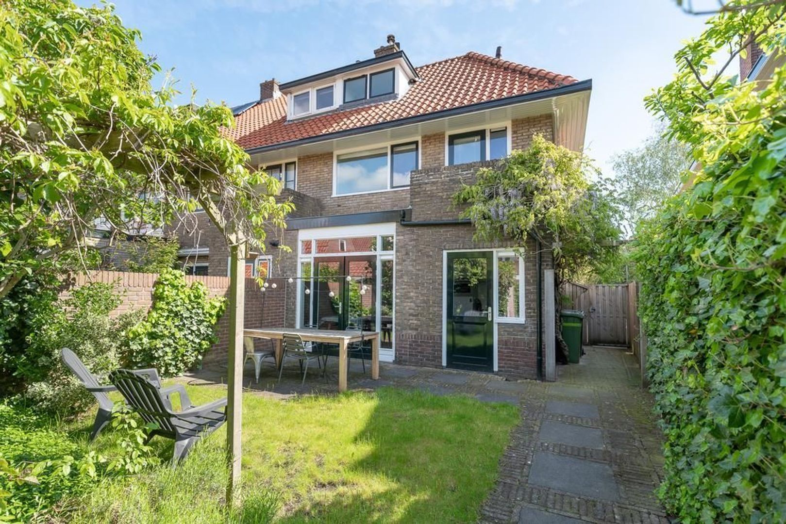 Meteorenstraat 49, Hilversum foto-22 blur