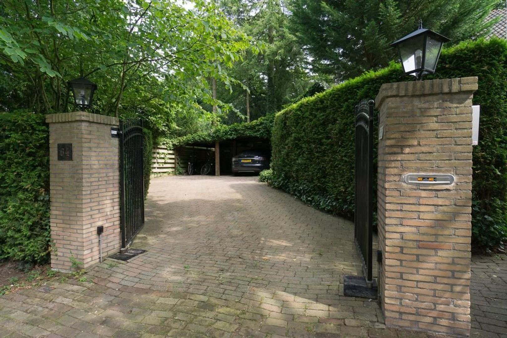 Bussumergrintweg 64, Hilversum foto-24 blur