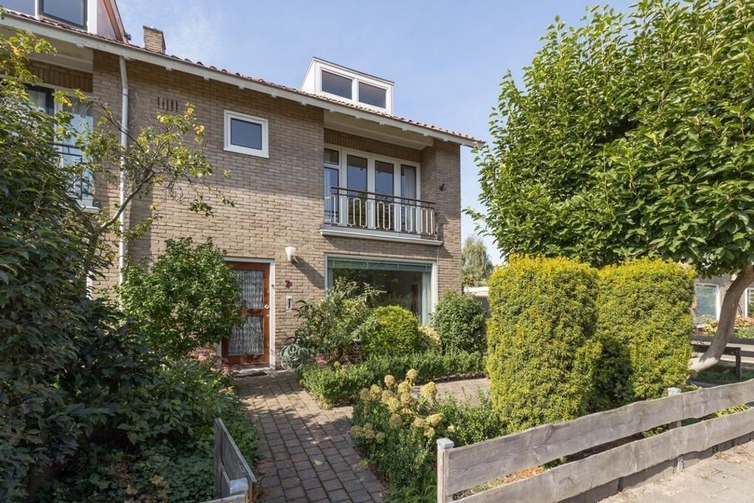 Hazelaarlaan 7, Loosdrecht