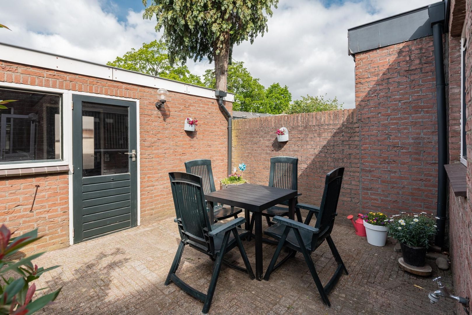 Irisstraat 42, Hilversum foto-12 blur