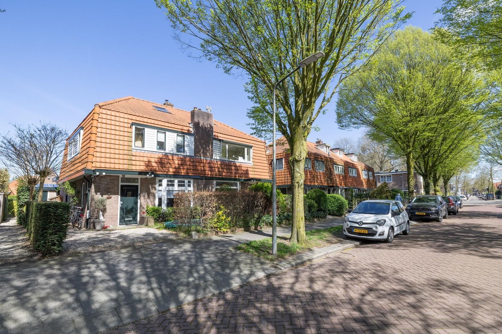 Van Oldenbarneveltlaan 12, Hilversum foto-21 blur