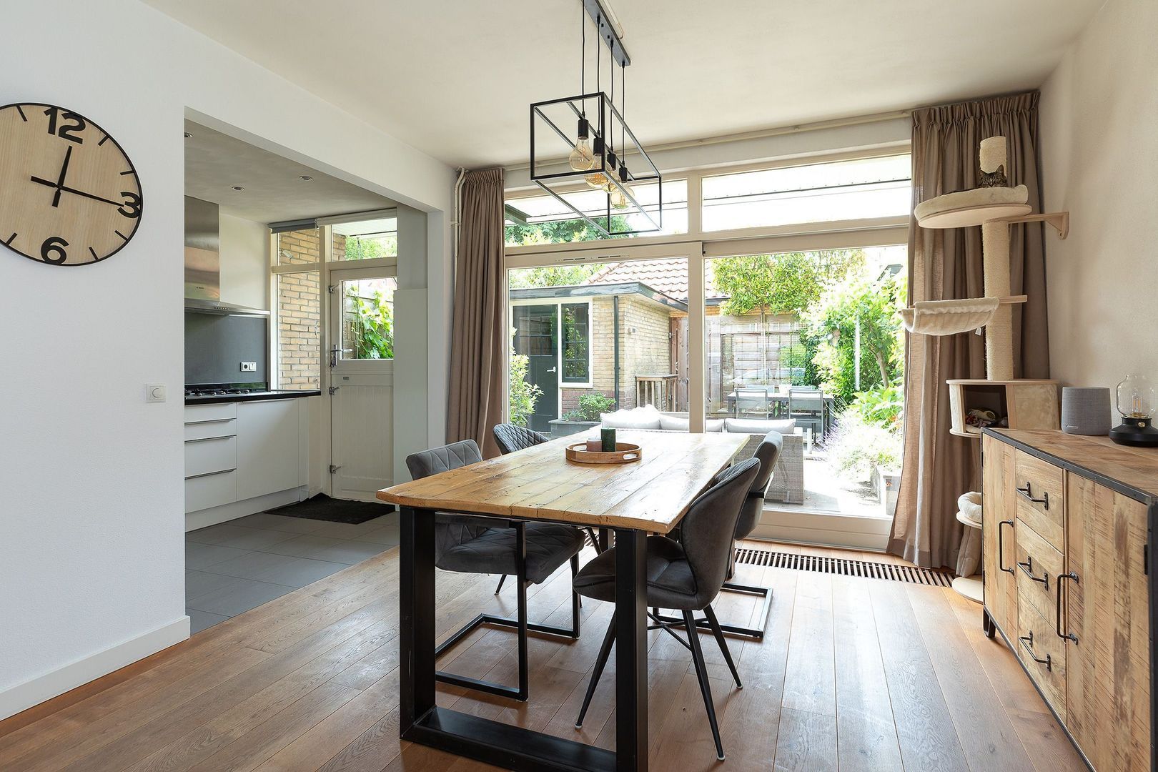 Diependaalselaan 137, Hilversum foto-6 blur