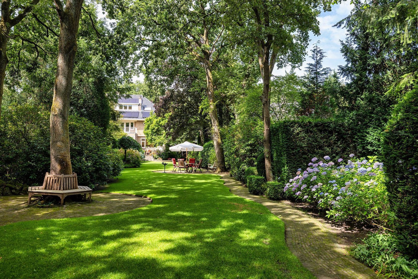 Utrechtseweg 89, Hilversum foto-2 blur