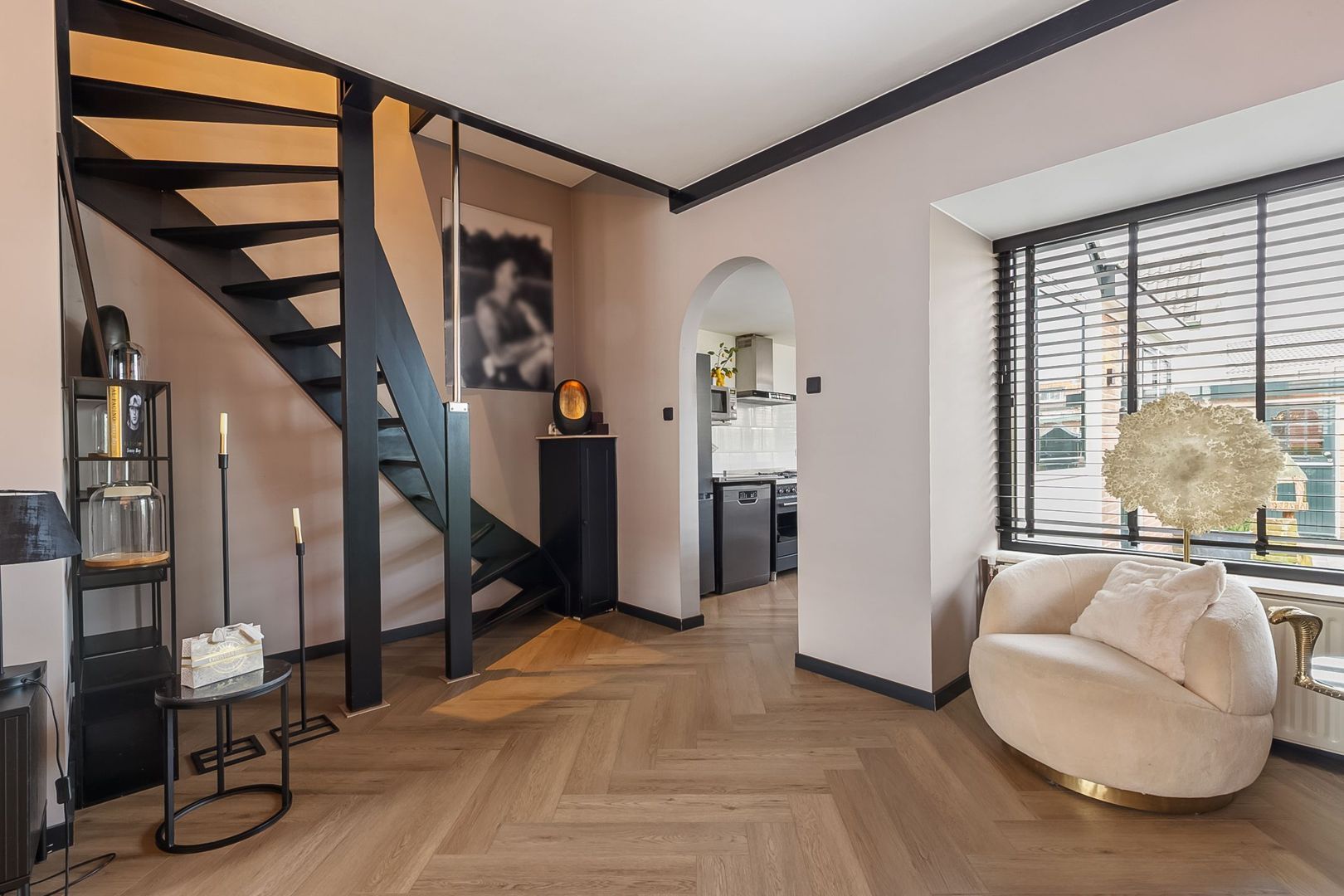 Geuzenweg 235, Hilversum foto-9 blur