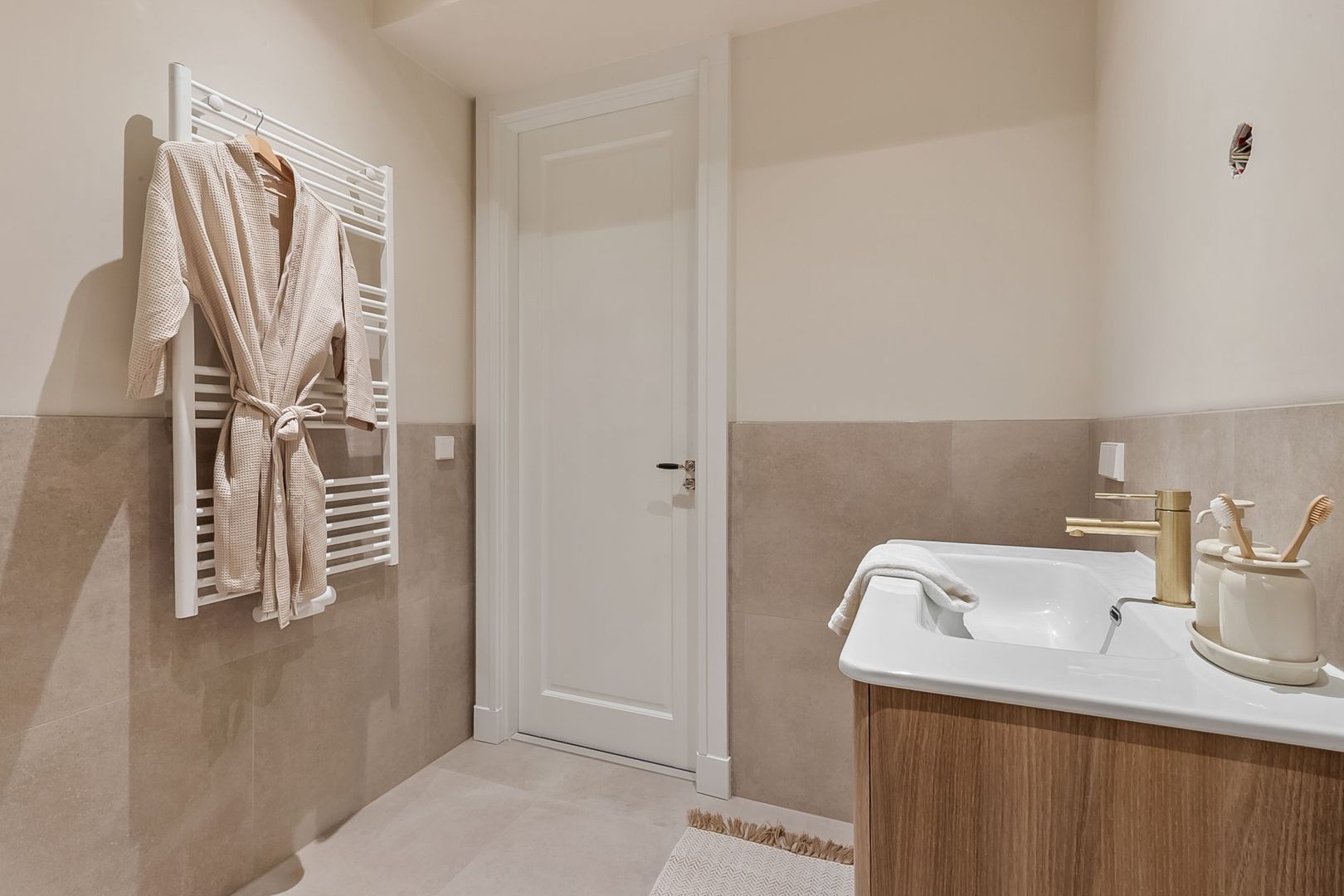 Spoorstraat 12, Hilversum foto-22 blur