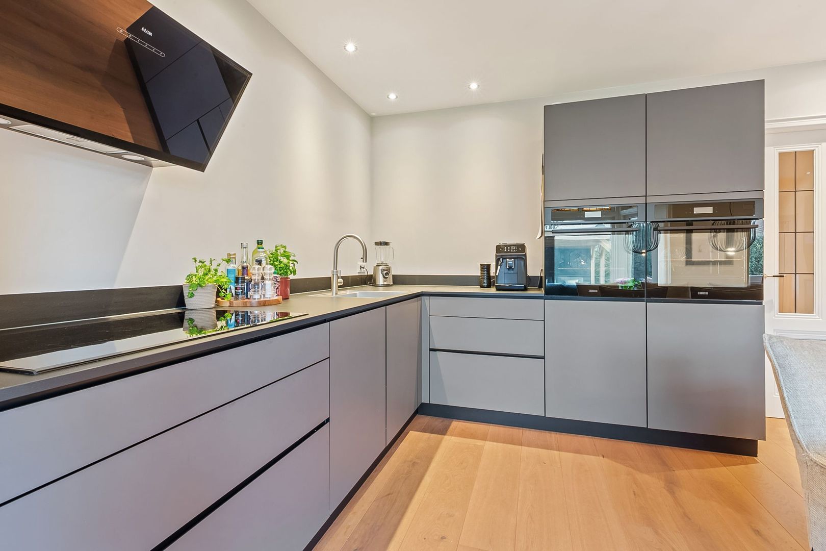 Nieuw-Loosdrechtsedijk 73, Loosdrecht foto-11 blur