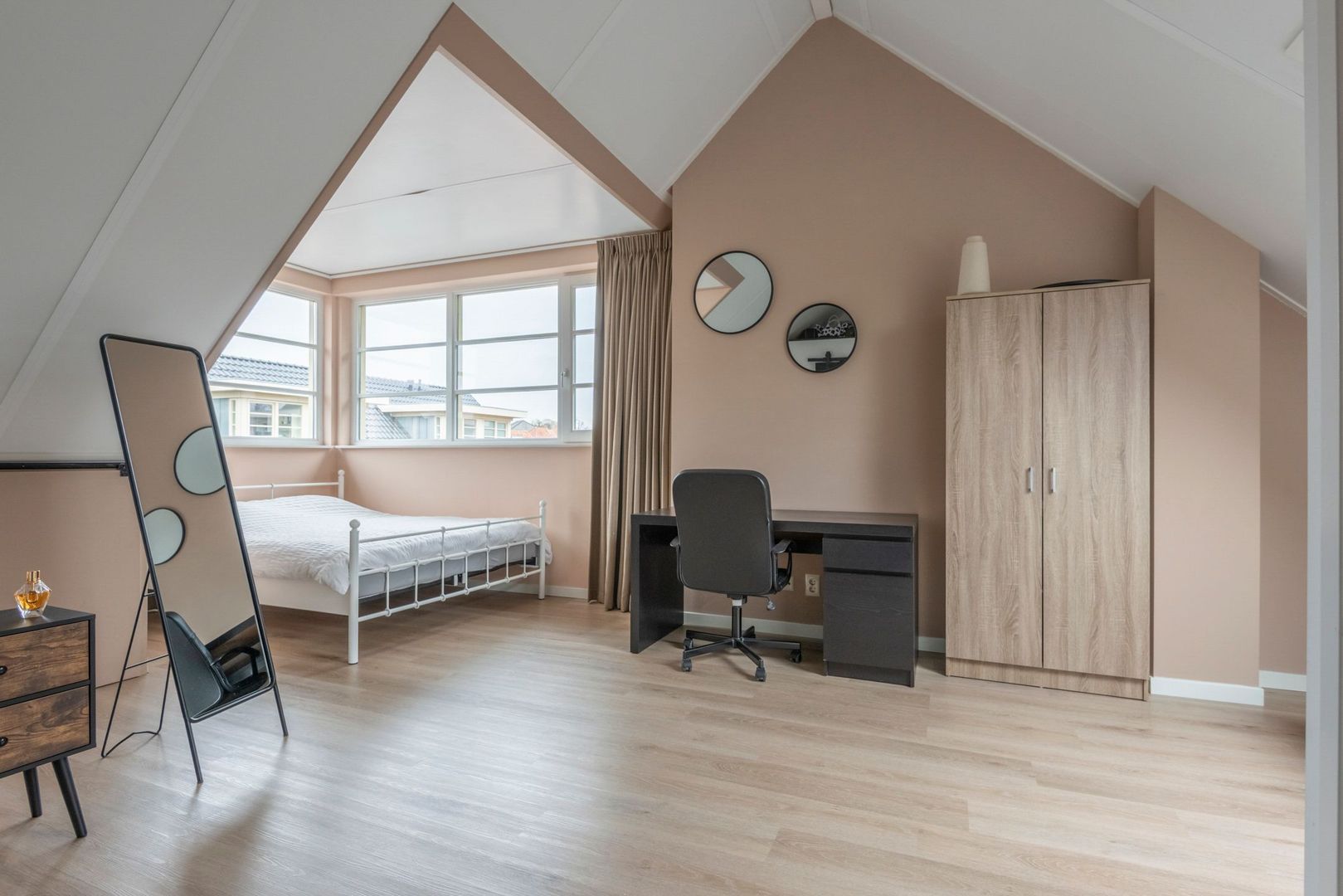 Binnendoor 33, Hilversum foto-17 blur