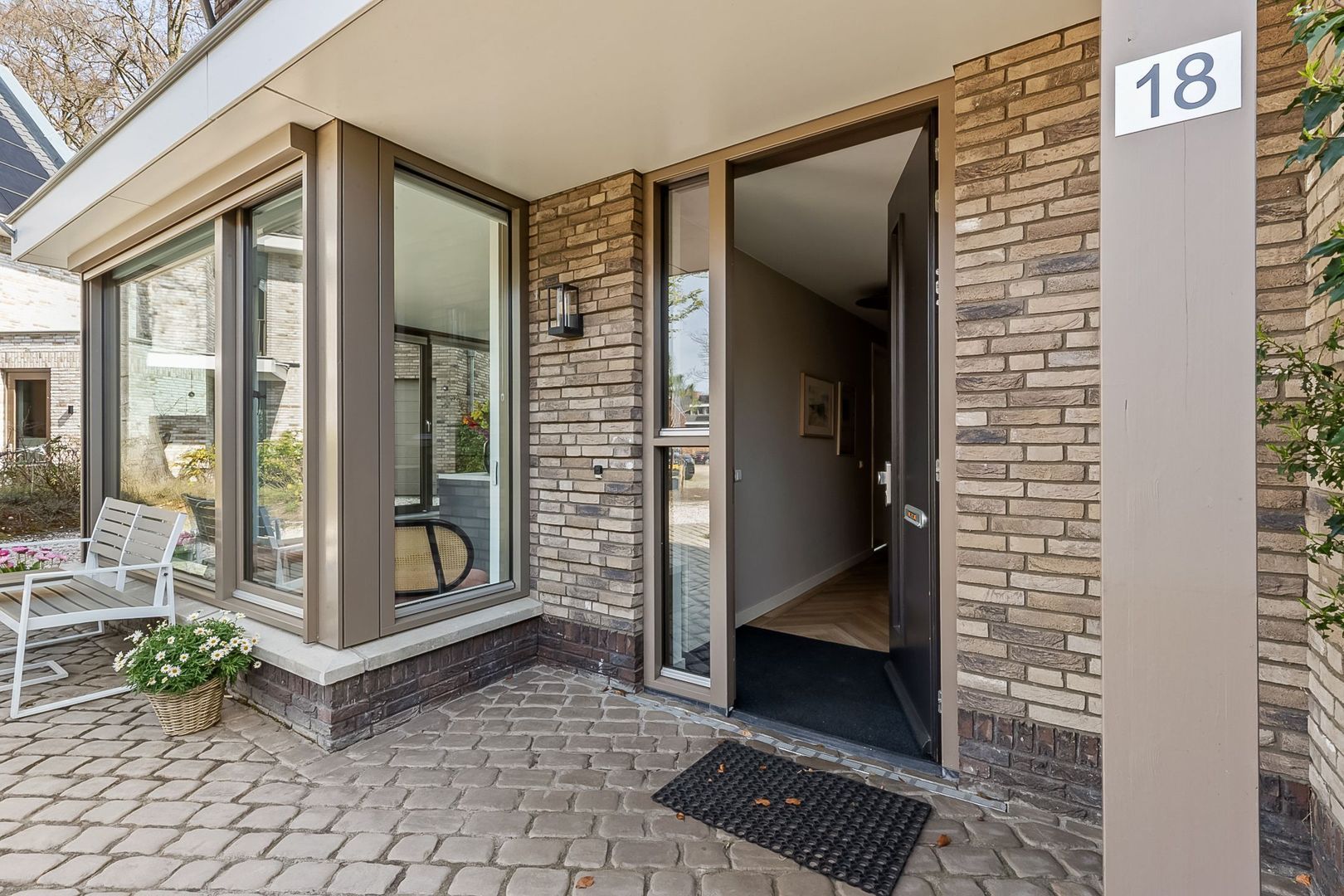 Rondeellaan 18, Hilversum foto-4 blur