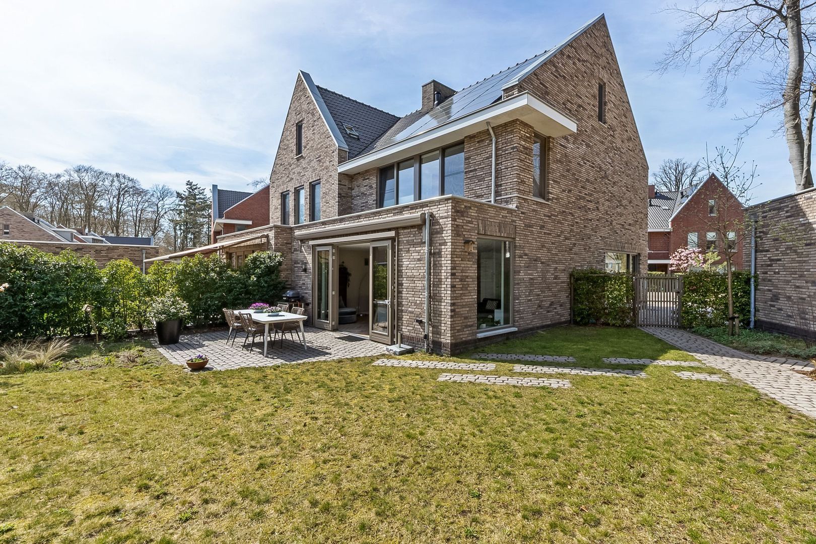 Rondeellaan 18, Hilversum foto-1 blur