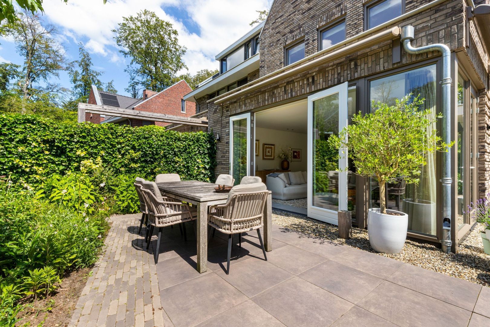 Rondeellaan 22, Hilversum foto-40 blur