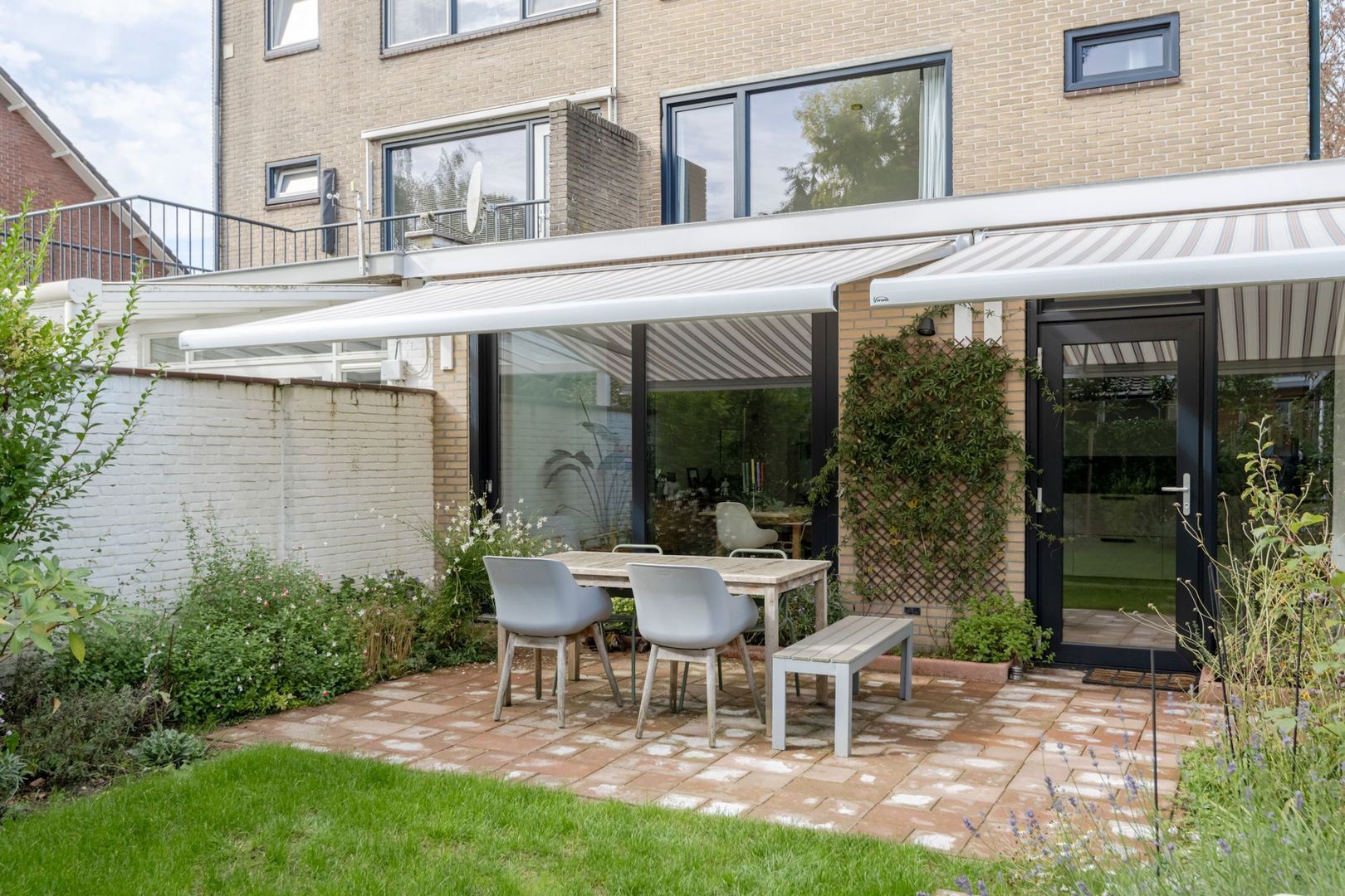 Loosdrechtseweg 67, Hilversum foto-44 blur