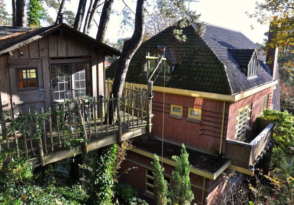 Lonbar Petrilaan 18, Overveen