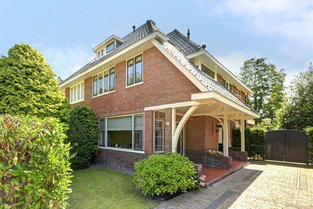 Laurillardlaan 13, Santpoort-Zuid