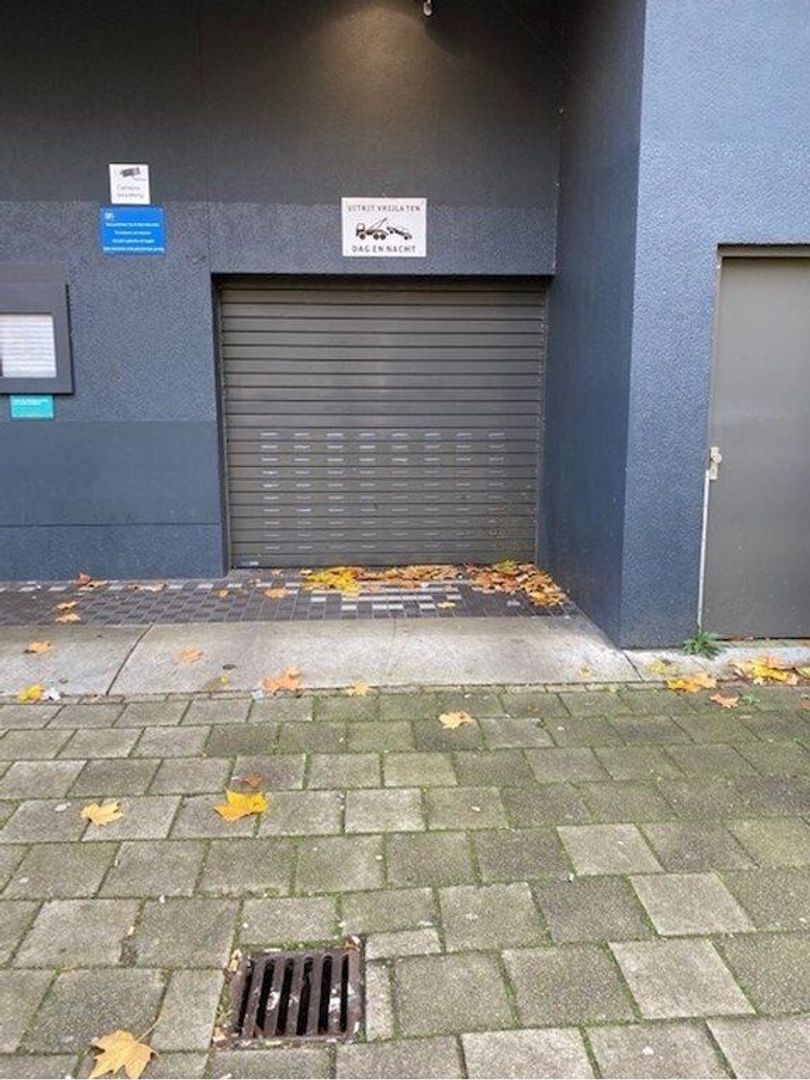 Sarphatistraat 710, Amsterdam foto-2 blur