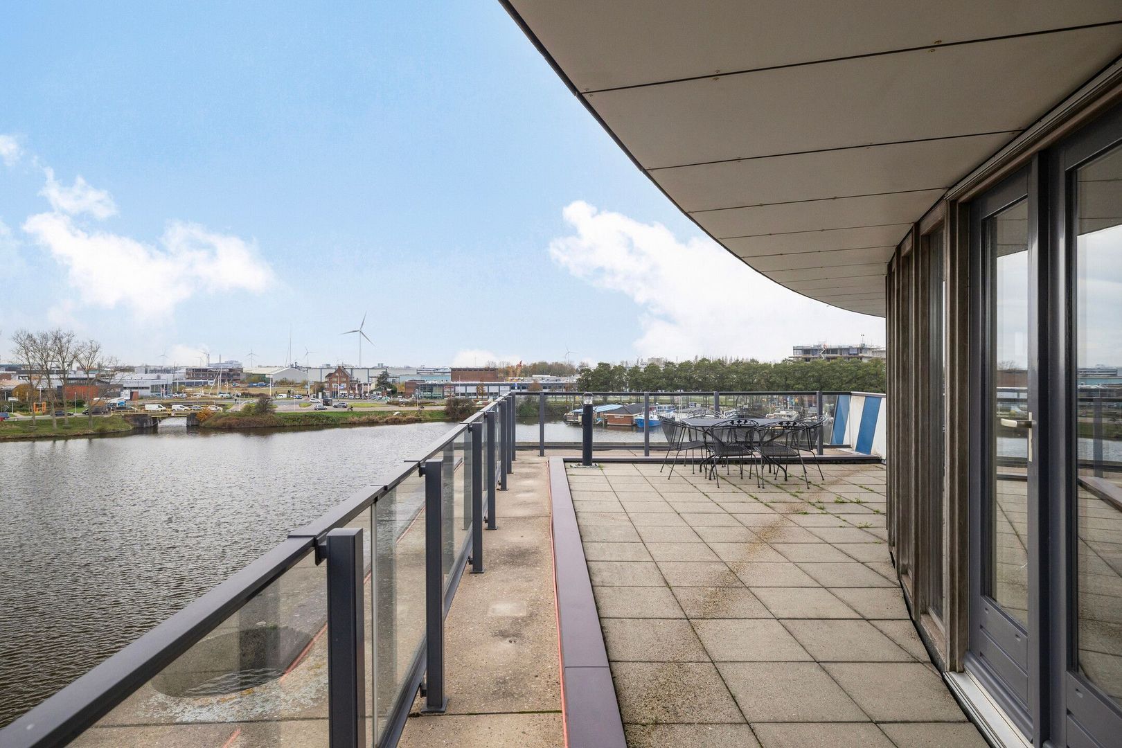 Justpier 112, Zaandam foto-22 blur