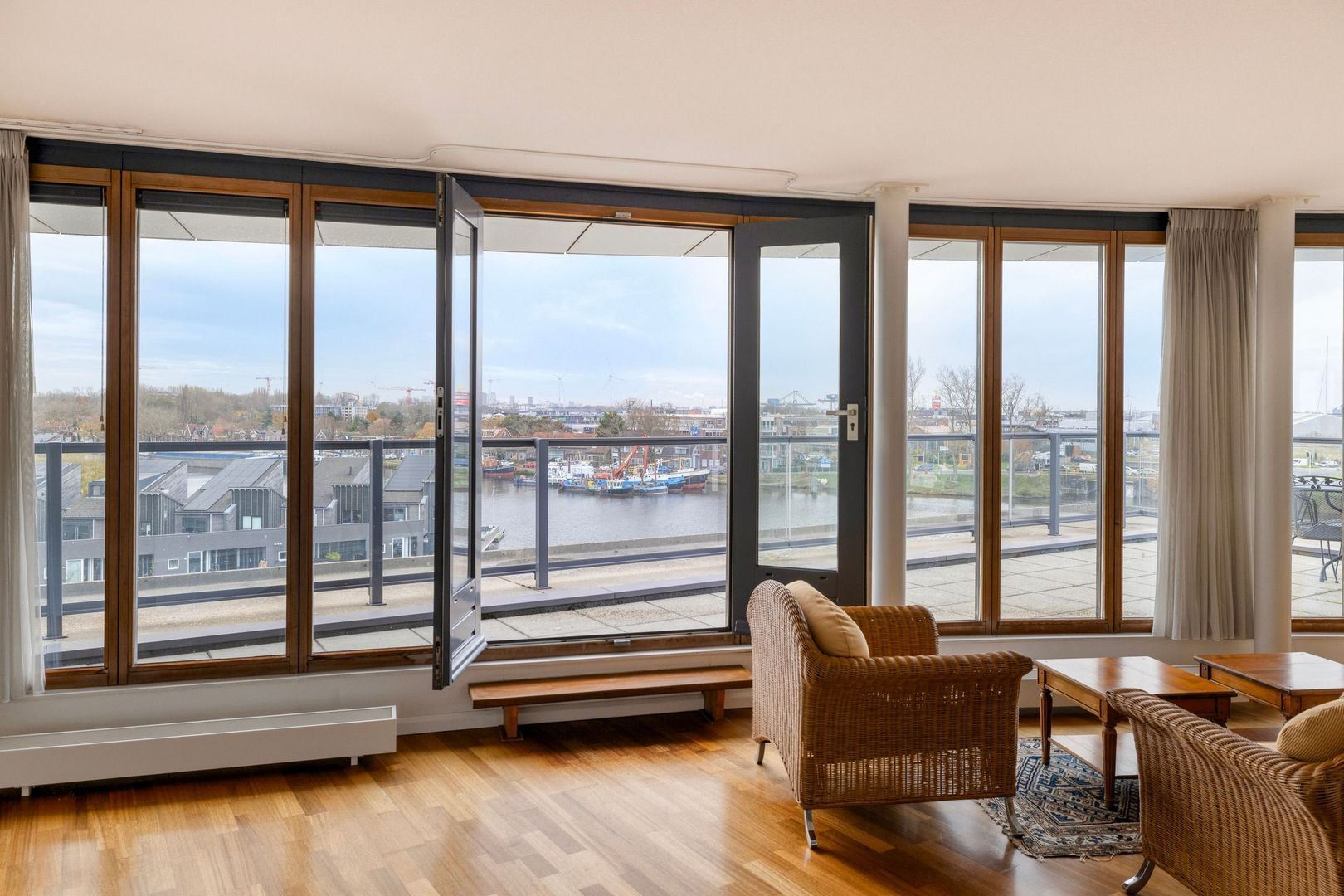 Justpier 112, Zaandam foto-19 blur