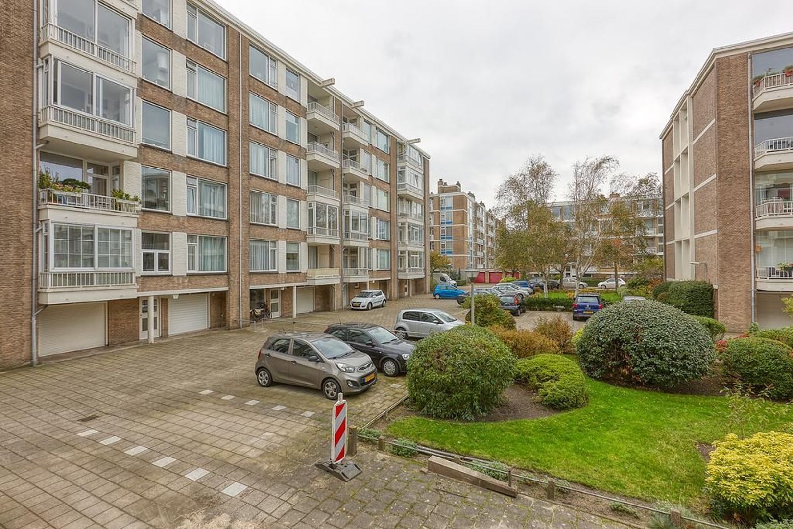 Aaltje Noordewierstraat, Den Haag foto-36 blur