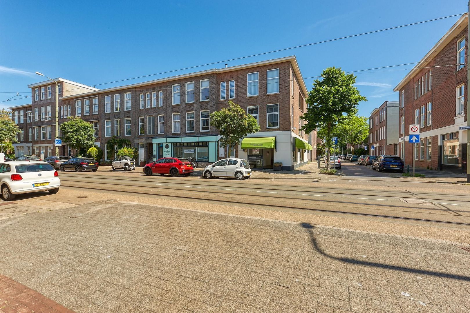 Goudenregenstraat, Den Haag foto-31 blur