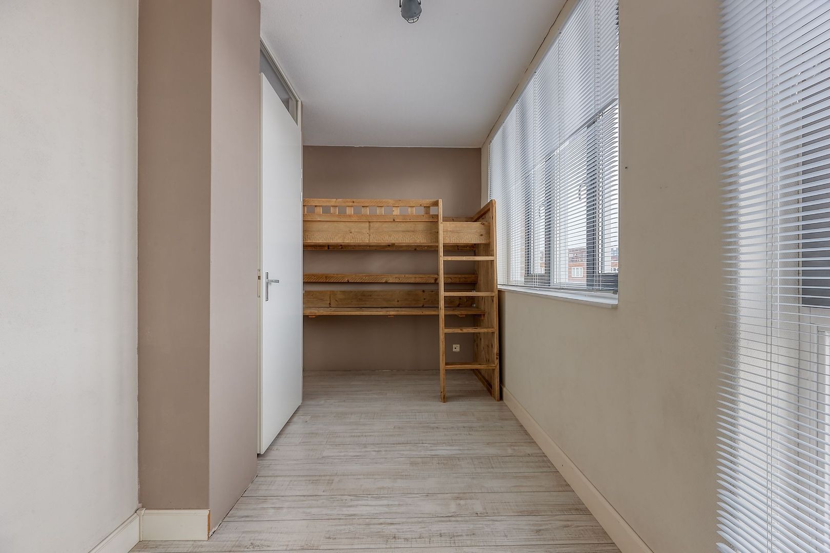 Fluitschiplaan 383, Den Haag foto-34 blur