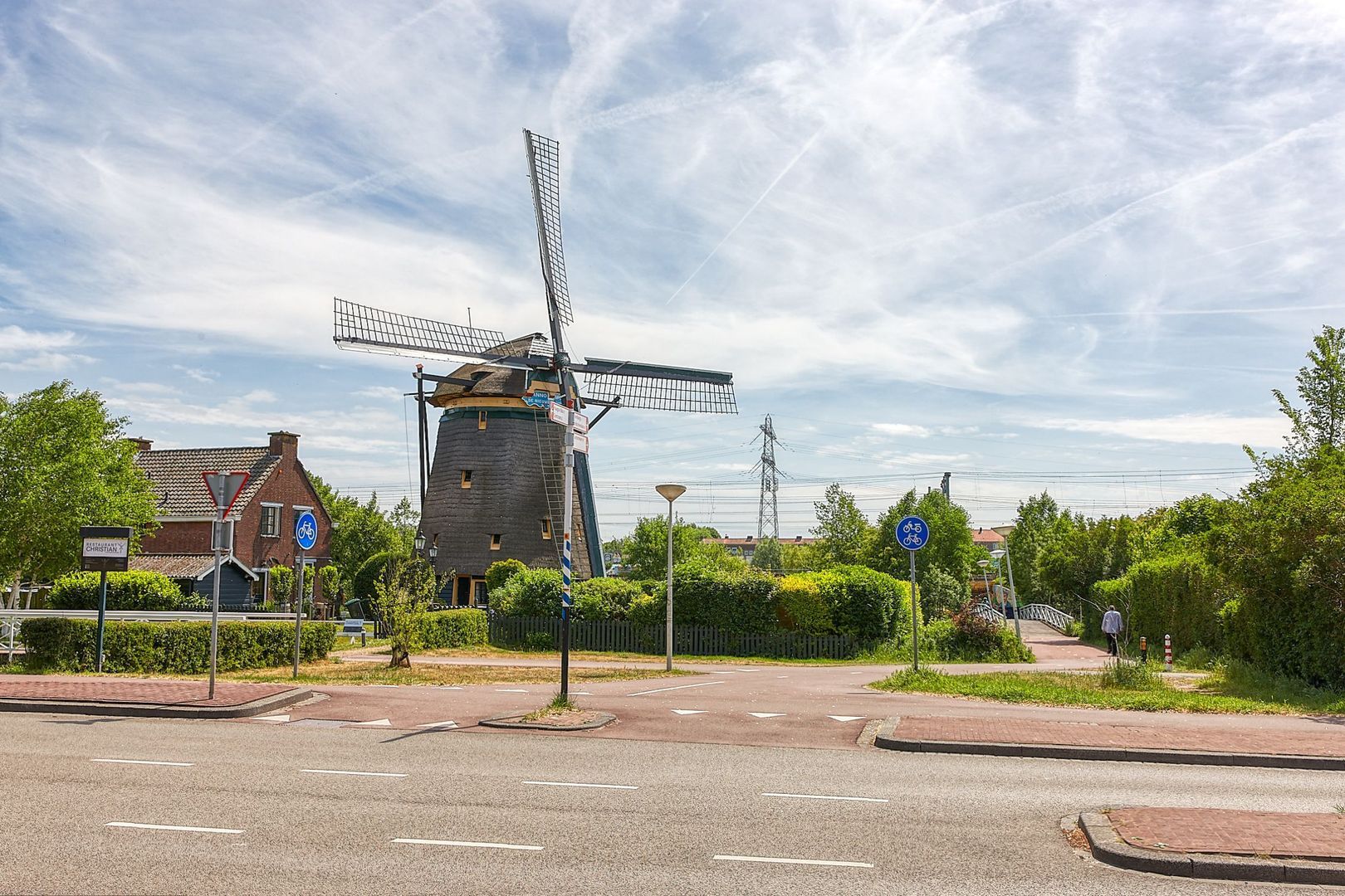 IJsclubweg 16, Den Haag foto-24 blur