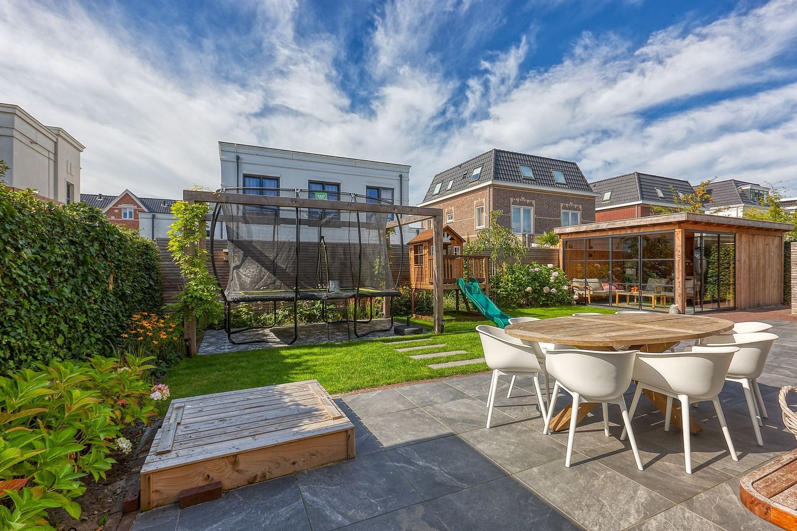 Oostmadeweg 64, Den Haag foto-11 blur