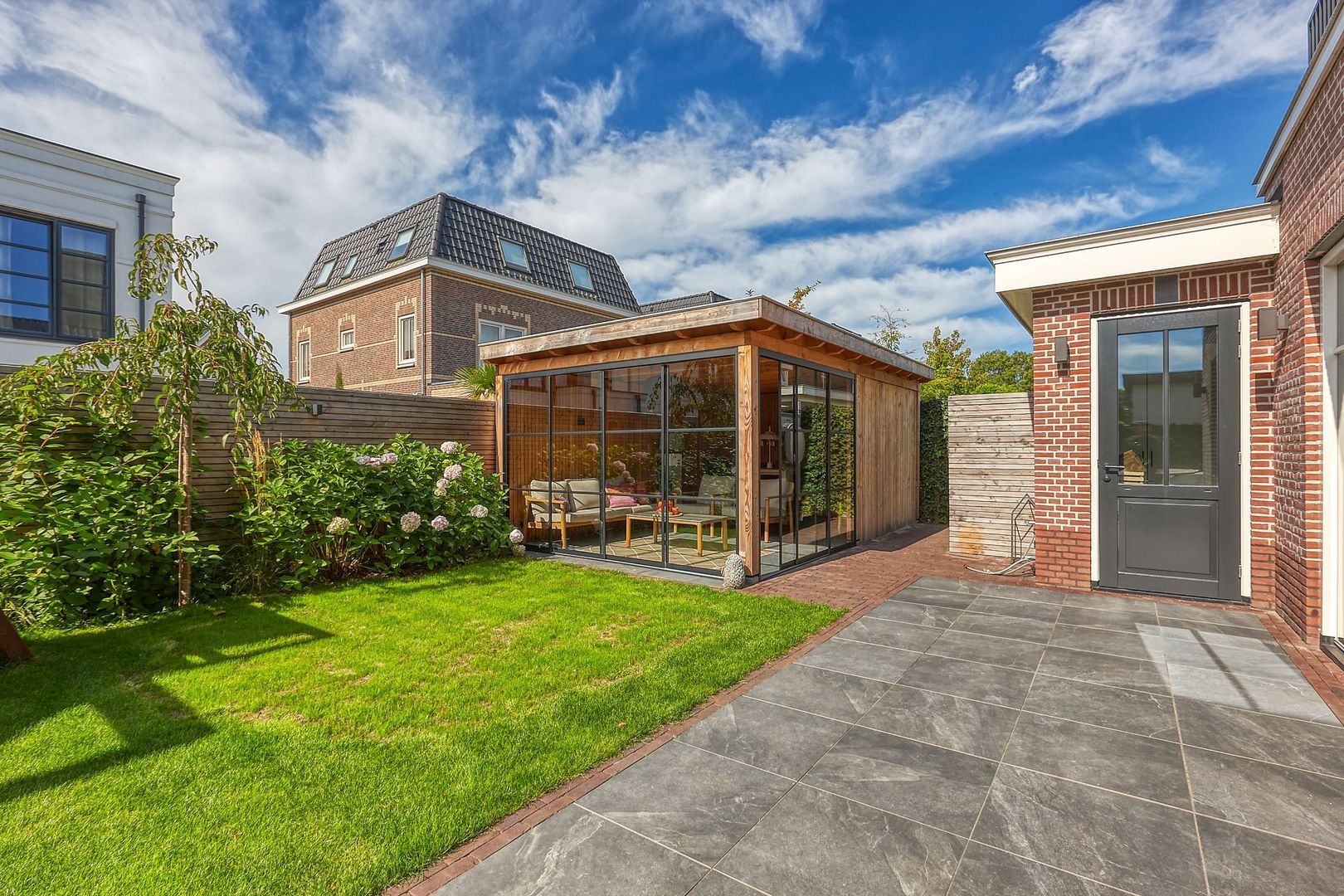 Oostmadeweg 64, Den Haag foto-13 blur