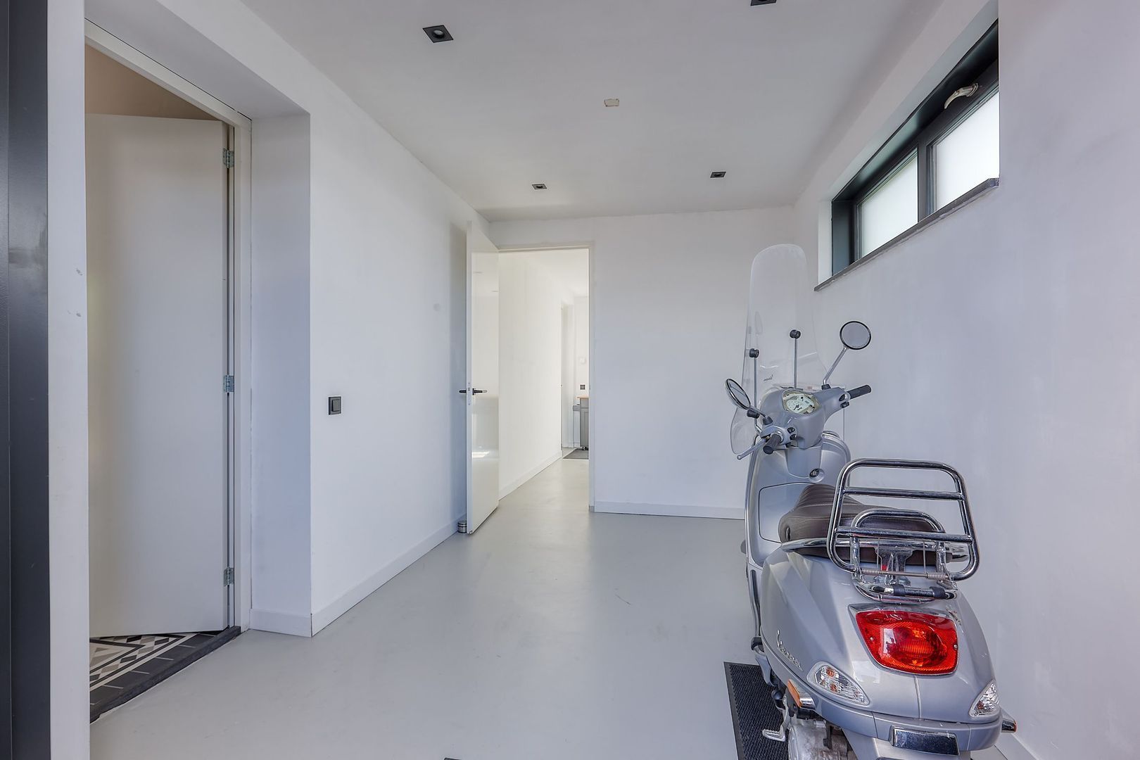 Oostmadeweg 64, Den Haag foto-16 blur