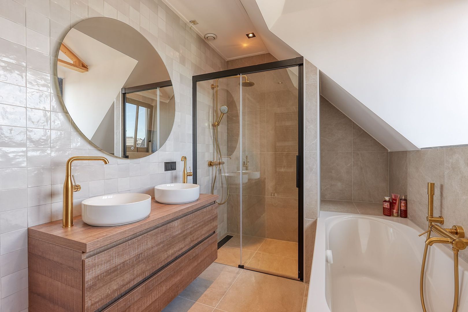 Oostmadeweg 64, Den Haag foto-33 blur