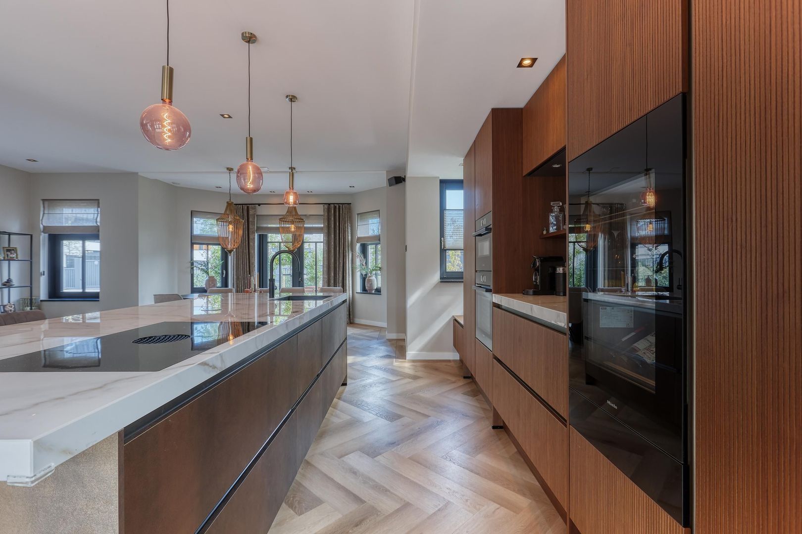 Oostmadeweg 64, Den Haag foto-7 blur