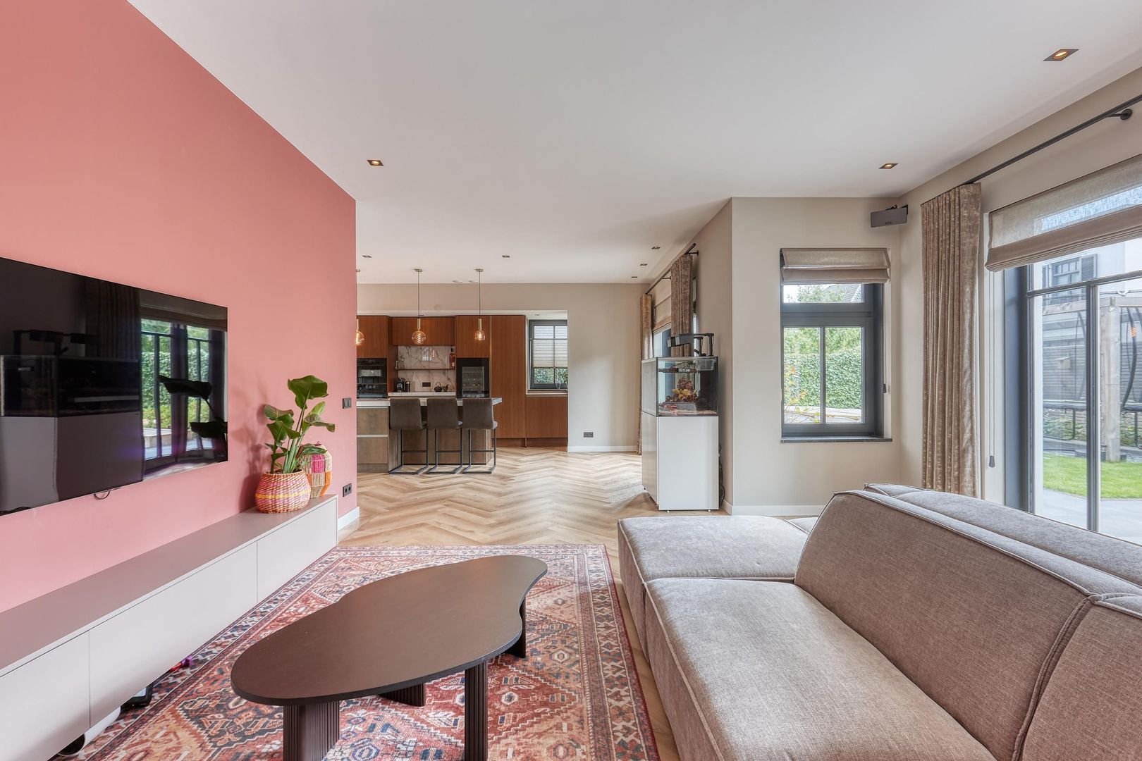 Oostmadeweg 64, Den Haag foto-9 blur