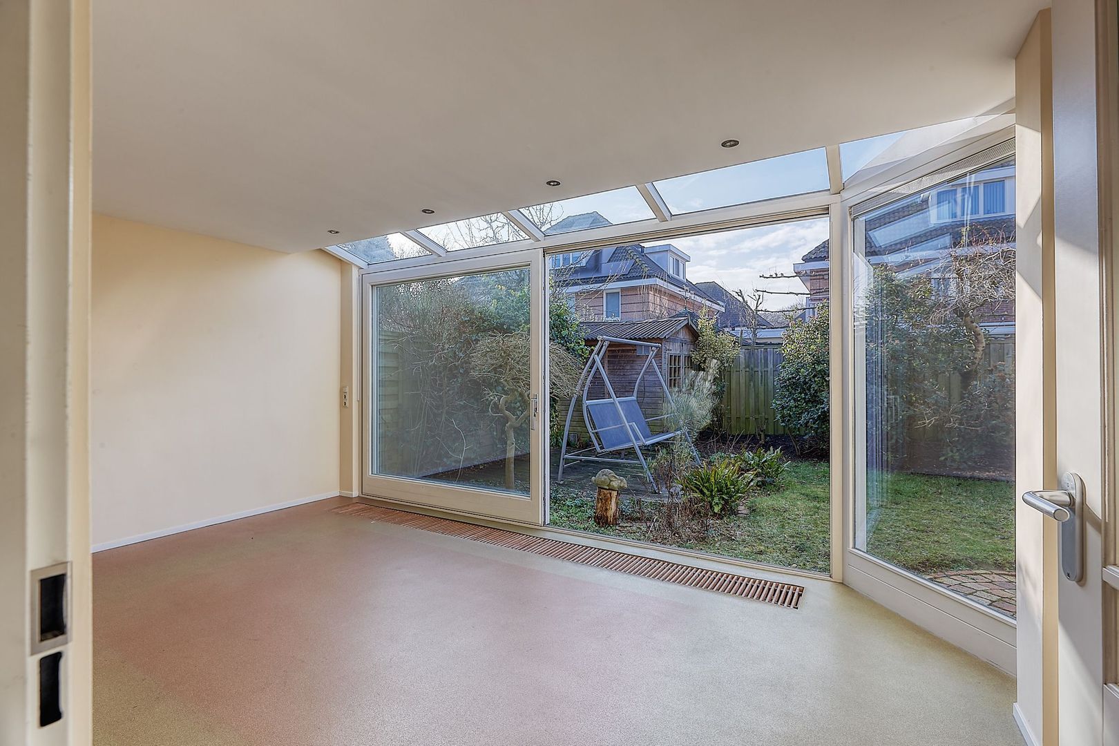 Hanso Idzerdapad 17, Den Haag foto-12 blur