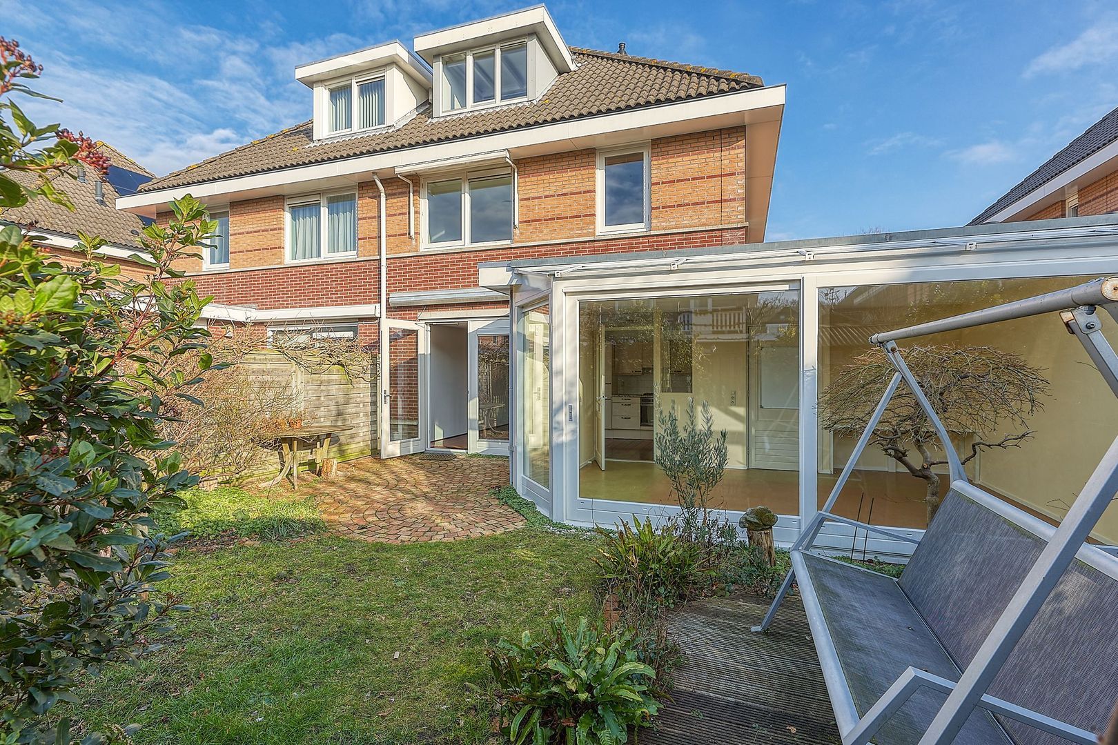 Hanso Idzerdapad 17, Den Haag foto-13 blur