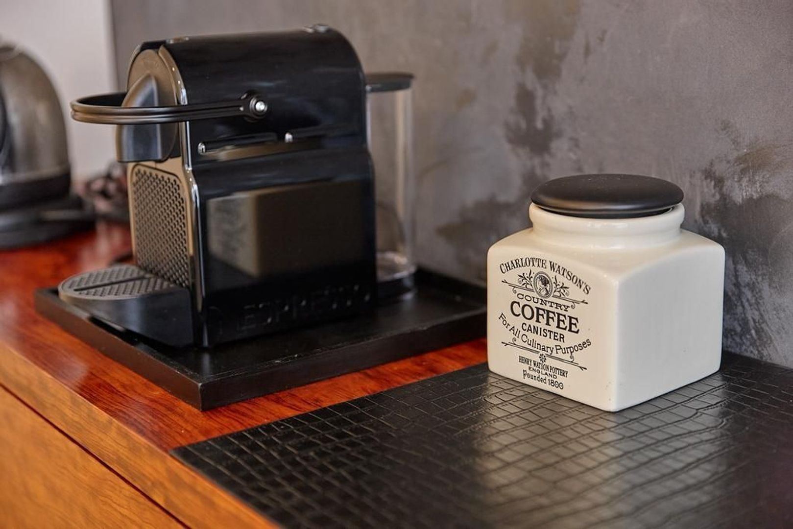 Edisonstraat 78, Den Haag foto-10 blur