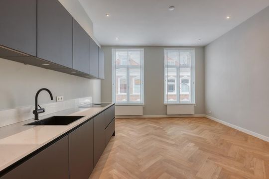 Upper floor apartment Witte de Withstraat 12 A, Den Haag
