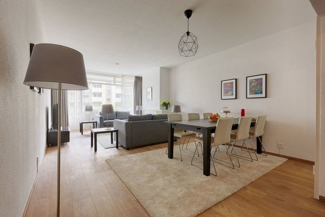 Suzannaland 452, Den Haag