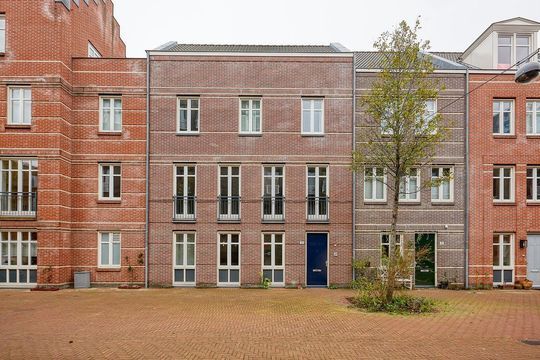 Terraced house Adriaan Vlackstraat 2, Den Haag
