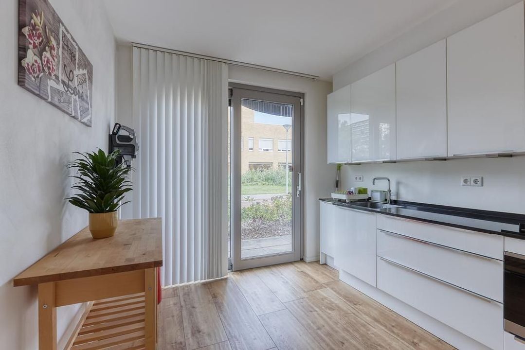 Biancaland 126, Den Haag