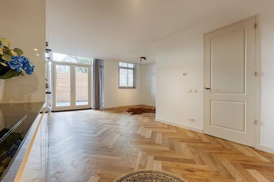 Ground floor apartment Valkenboslaan 185, Den Haag