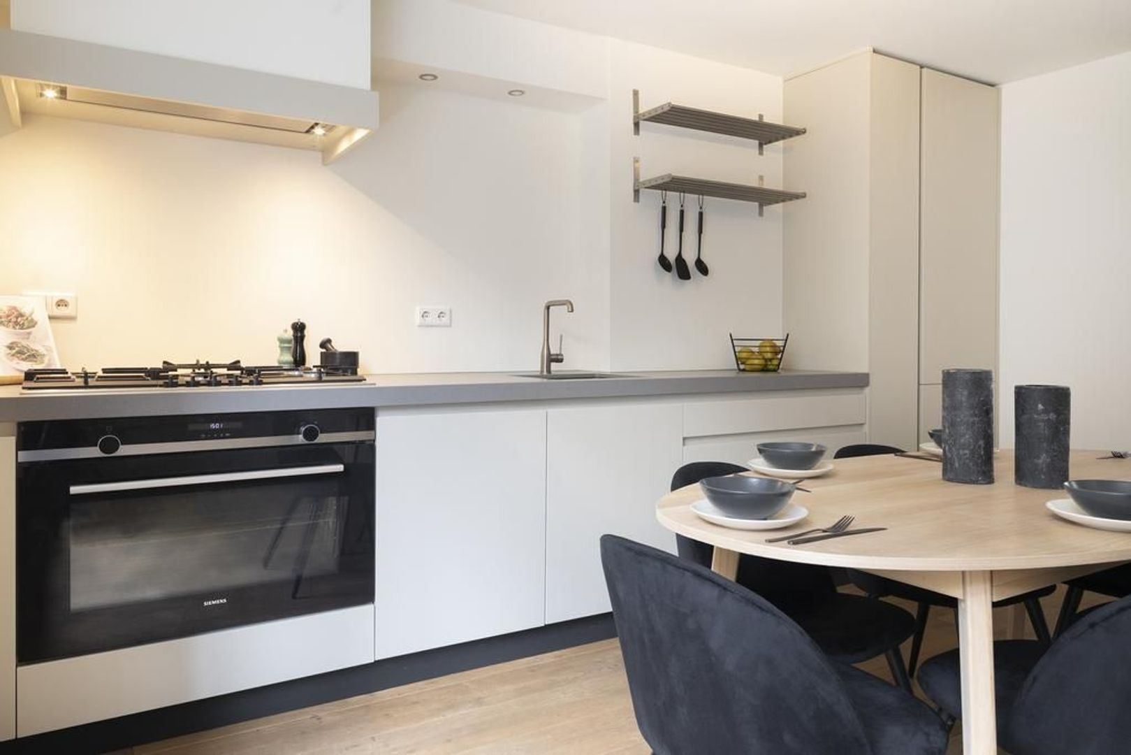 Binnen Wieringerstraat 3, Amsterdam foto-16