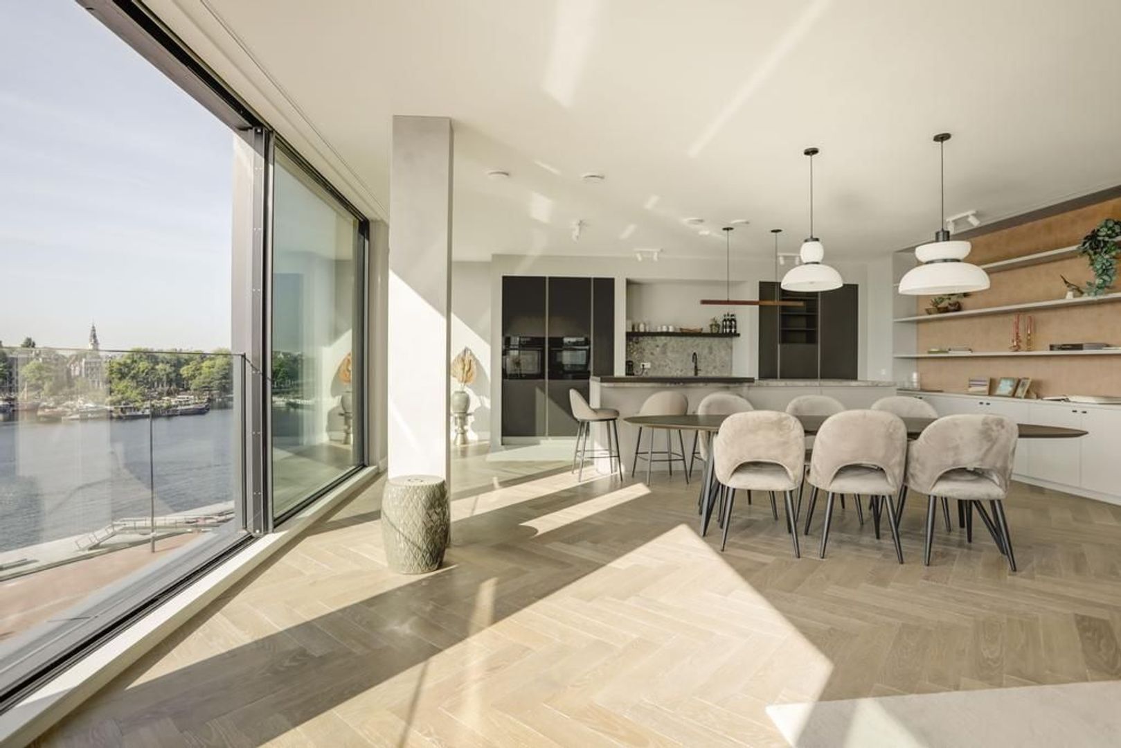 Ton de Leeuwstraat 18, Amsterdam foto-0