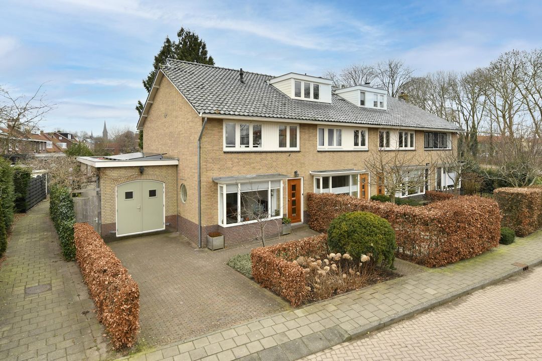 Koningin Emmalaan 8, Ouderkerk Aan De Amstel