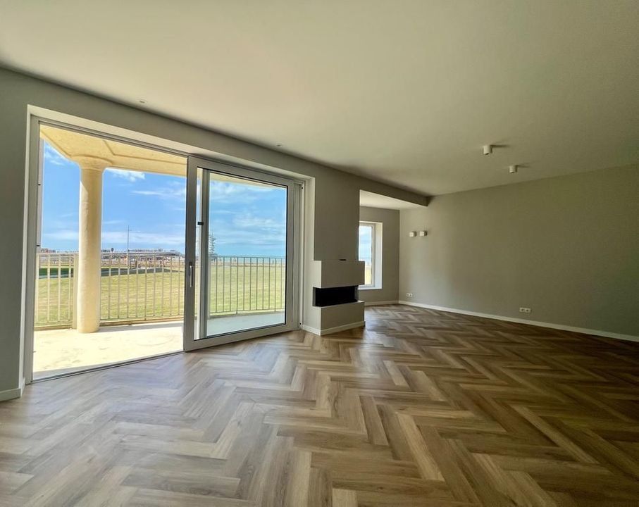 Zeekant 102, Den Haag