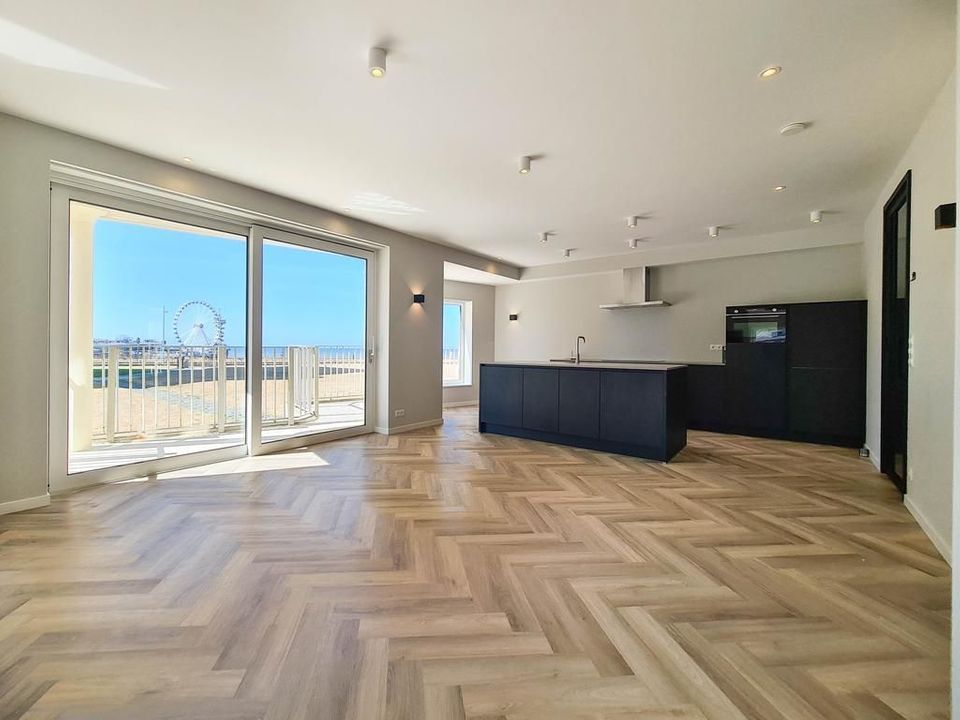 Zeekant 102 F, Den Haag