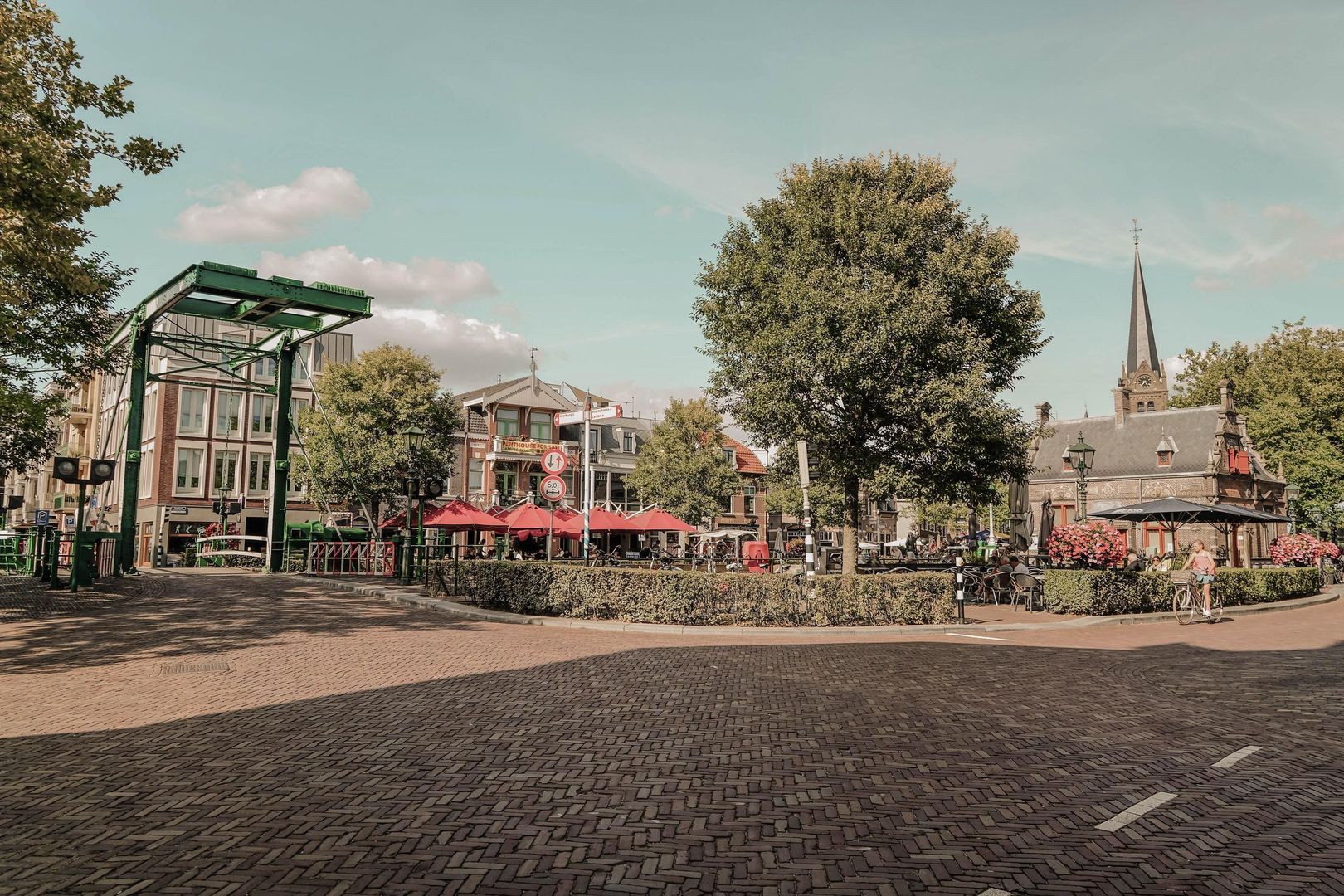 Liburne 20, Leidschendam foto-102