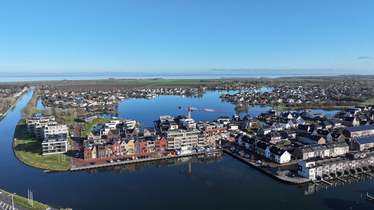 Fiora: Penthouse H 14, Goes