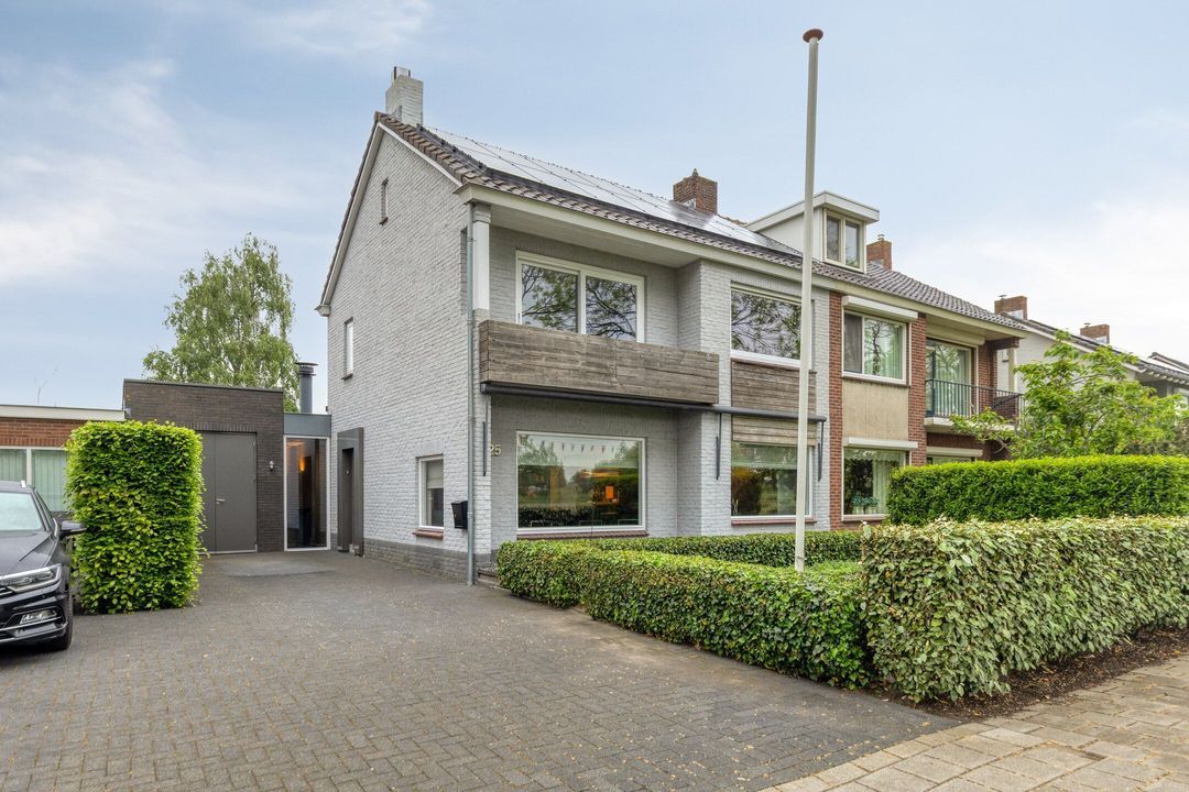 Koningin Wilhelminastraat 25, Kloetinge